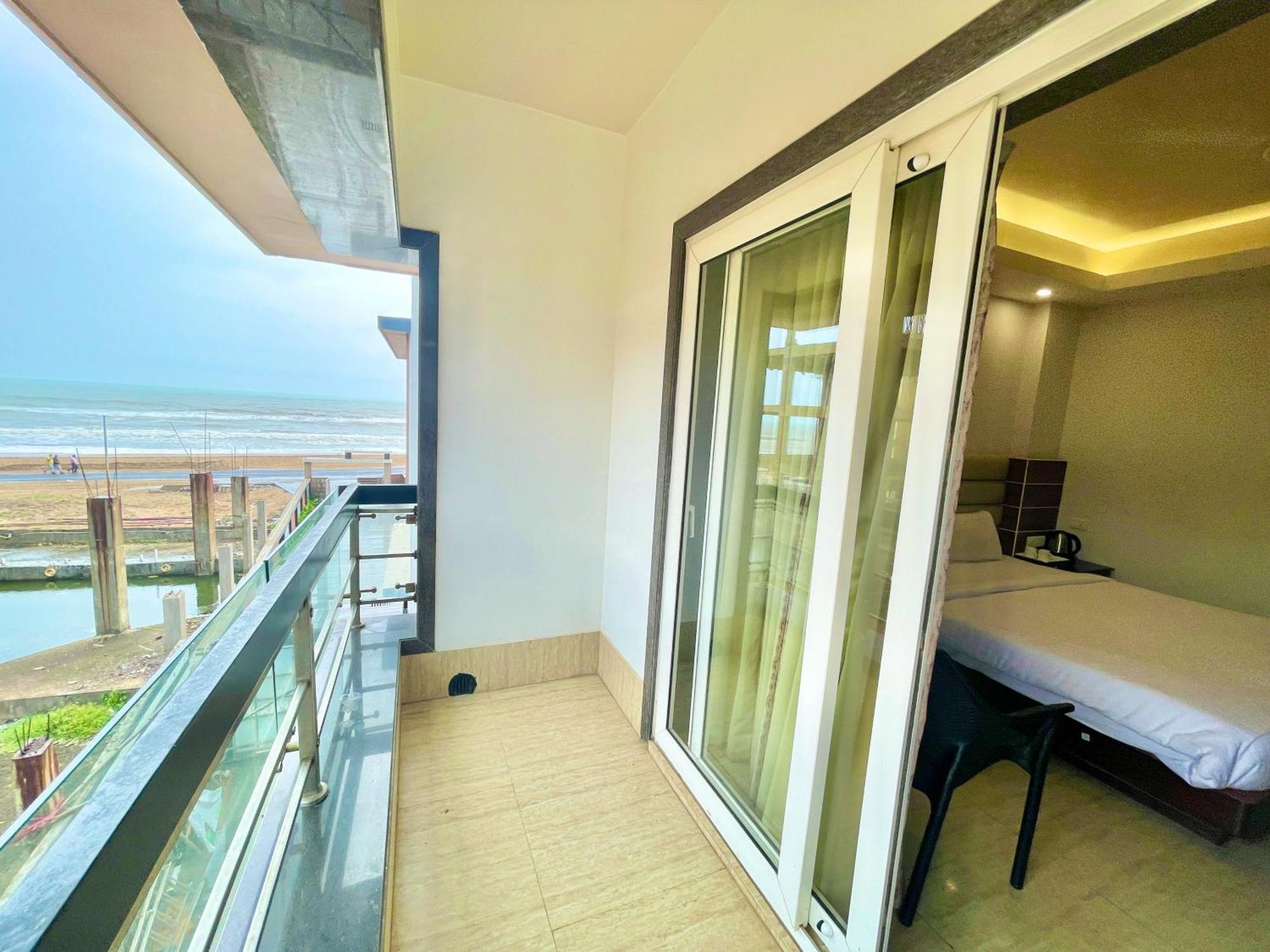 Puri Hotel G R P Puri, A Premier Beachfront Luxury Hotel Sea Beach And Temple Fully Air Conditioned Hotel With Lift-Wifi-Parking And Swimming-Pool, Breakfast Included, Best Hotel In Puri Εξωτερικό φωτογραφία