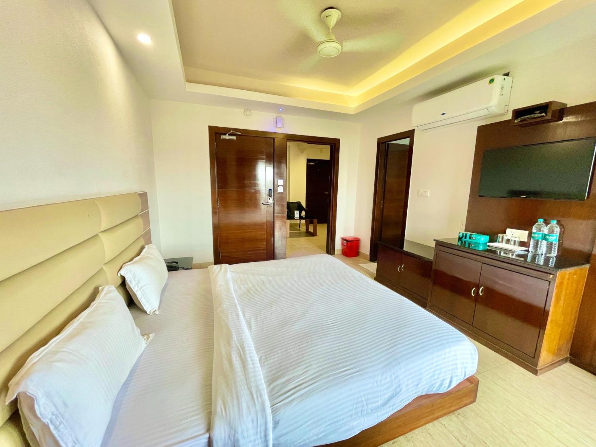 Puri Hotel G R P Puri, A Premier Beachfront Luxury Hotel Sea Beach And Temple Fully Air Conditioned Hotel With Lift-Wifi-Parking And Swimming-Pool, Breakfast Included, Best Hotel In Puri Εξωτερικό φωτογραφία